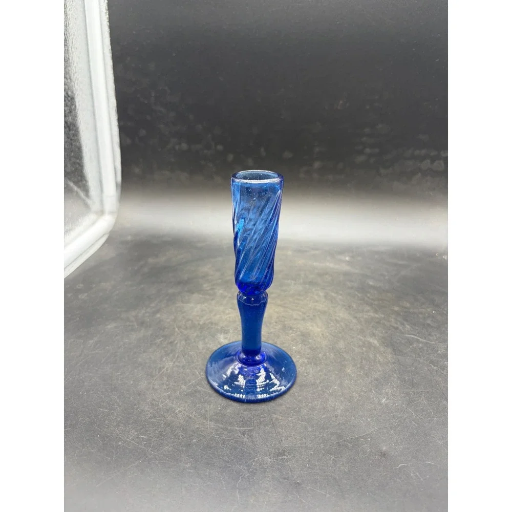 Vintage Cobalt Blue Hand Blown Glass Swirl Optic Bud Vase Pedestal Base 5.25